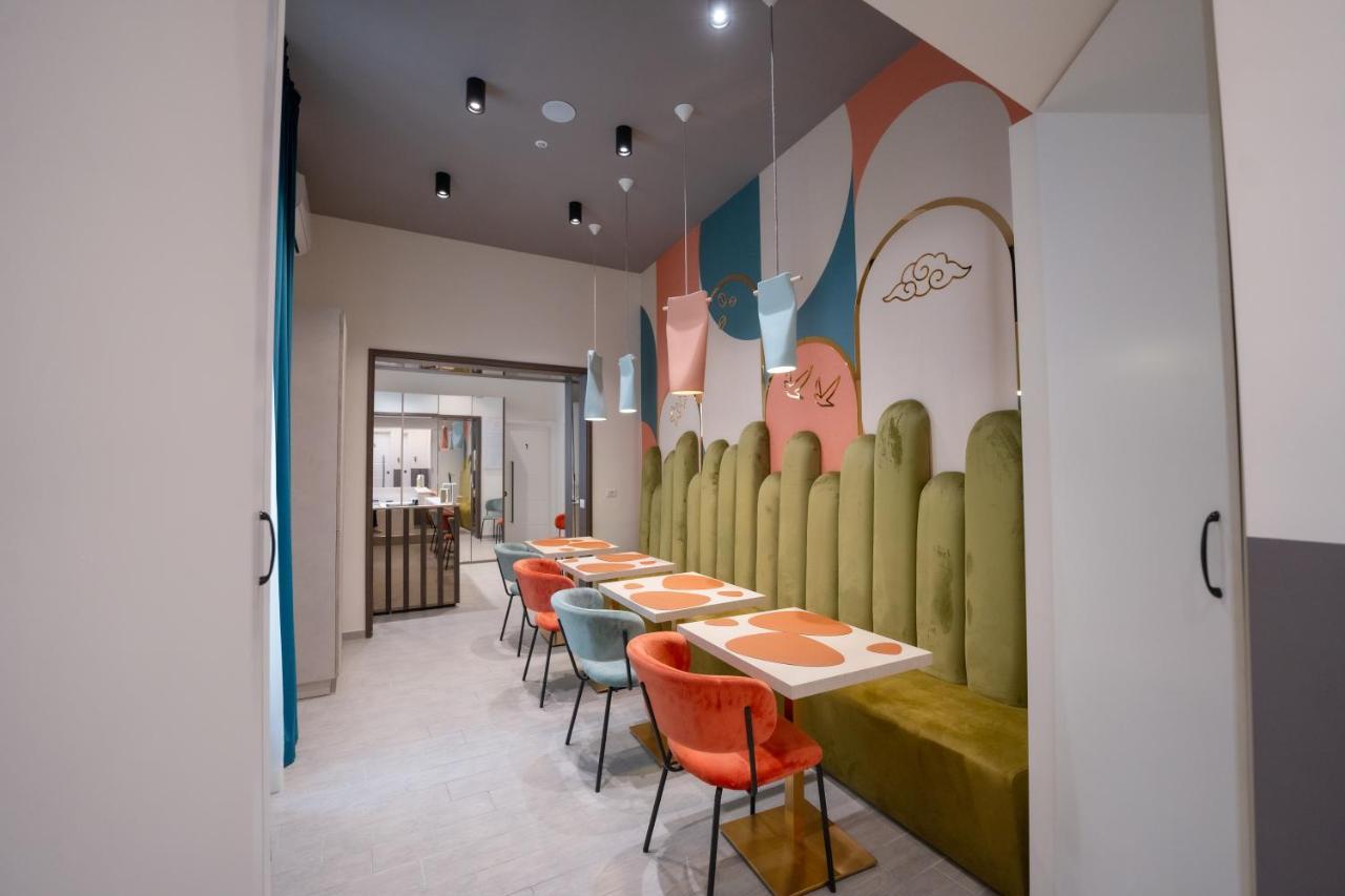 Piezz' E Sole Hotel Napels Buitenkant foto