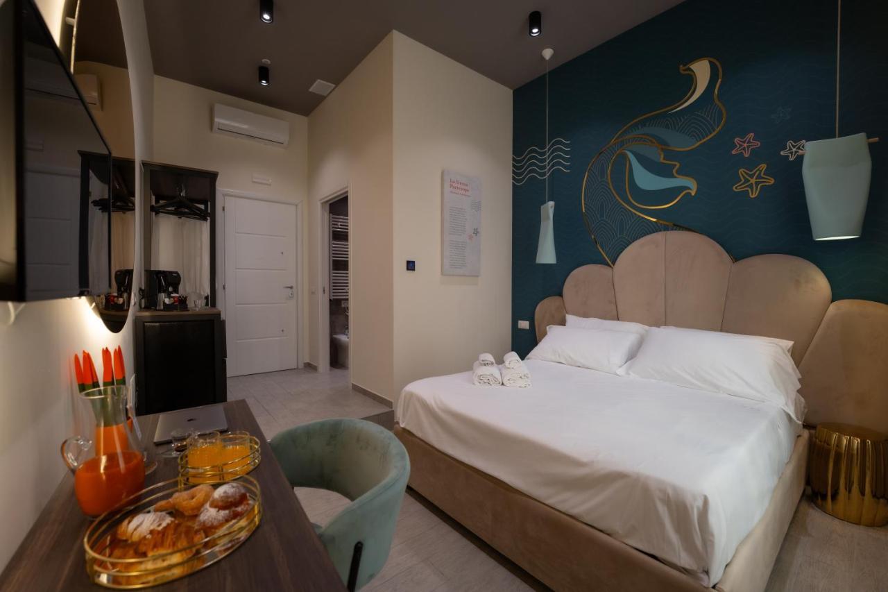 Piezz' E Sole Hotel Napels Buitenkant foto