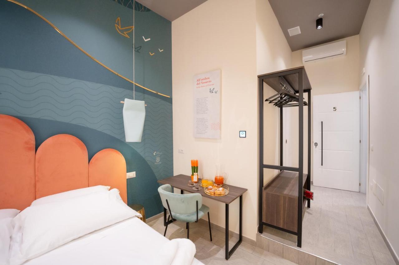 Piezz' E Sole Hotel Napels Buitenkant foto