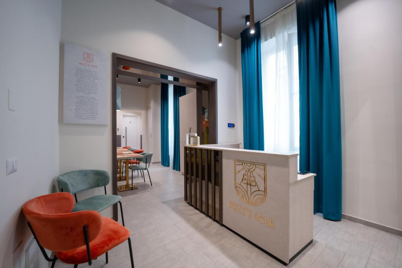 Piezz' E Sole Hotel Napels Buitenkant foto
