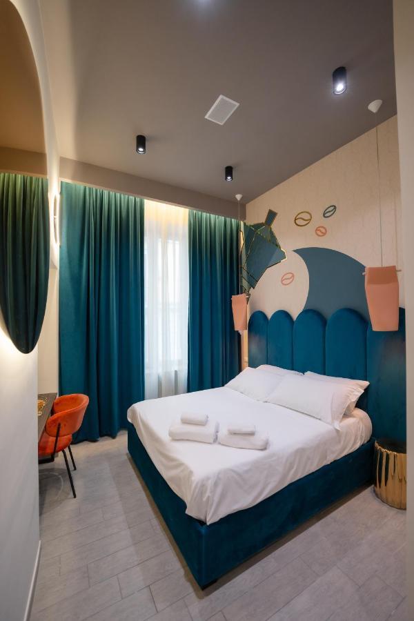 Piezz' E Sole Hotel Napels Buitenkant foto